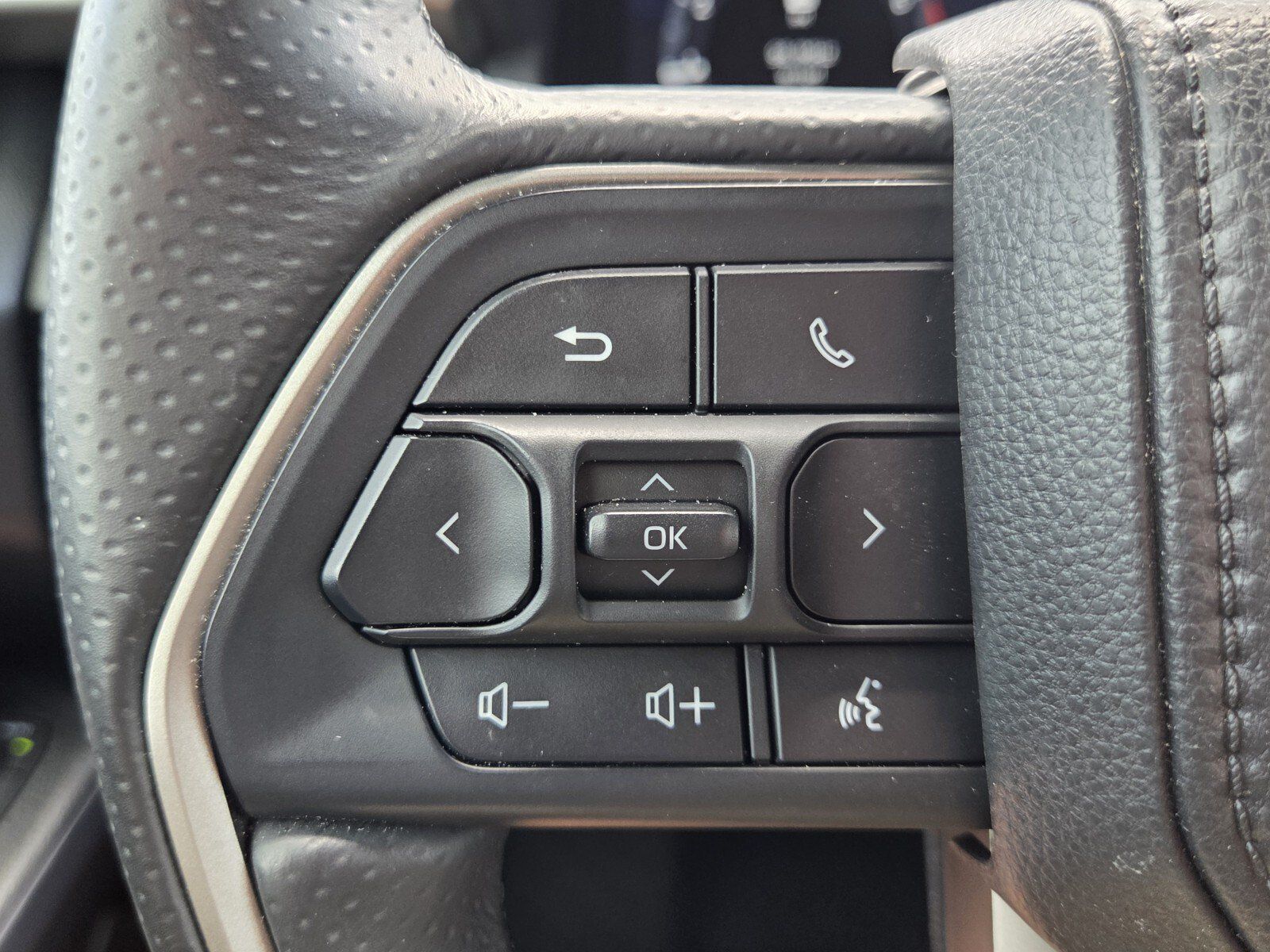 Certified 2025 Toyota 4Runner Limited AWD/4WD image 26