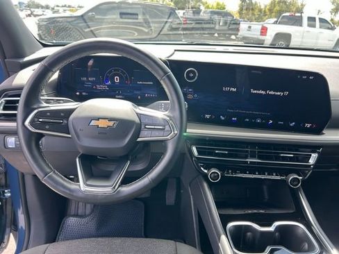 Certified 2025 Chevrolet Traverse LT image 17