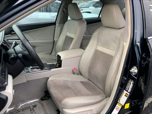 Used 2014 Toyota Camry XLE image 7