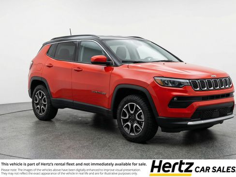 Used 2025 Jeep Compass Trailhawk AWD/4WD image 1