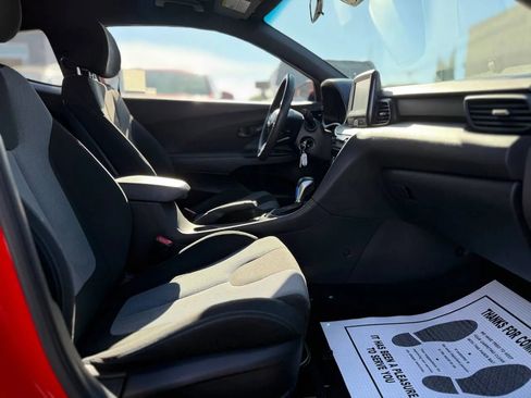 Used 2019 Hyundai Veloster 2.0 image 30