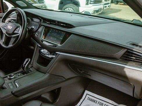 Used 2023 Cadillac XT5 Premium Luxury image 11