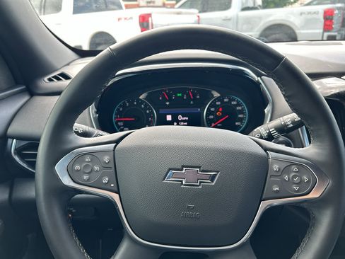 Used 2023 Chevrolet Traverse RS FWD image 23