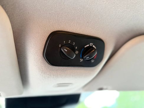 Used 2017 Ford Transit 350 XLT RWD image 31
