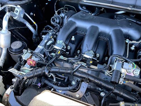 New 2025 Nissan Pathfinder SV image 17