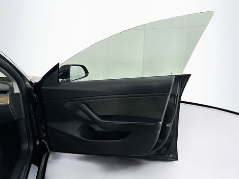 Used 2019 Tesla Model 3 Long Range image 31