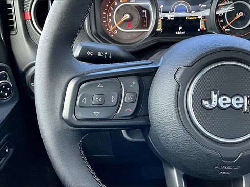 New 2025 Jeep Wrangler Rubicon w/ Technology Group image 22