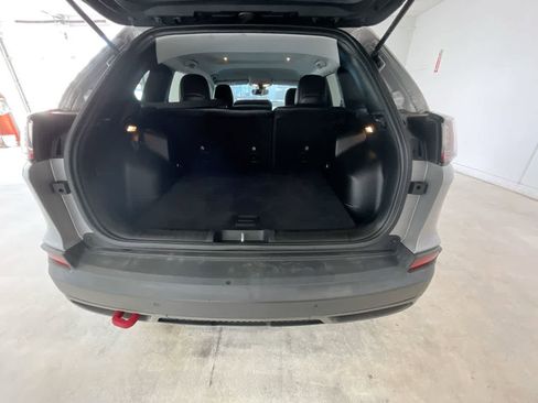 Used 2019 Jeep Cherokee Trailhawk w/ Cold Weather Group AWD/4WD image 23