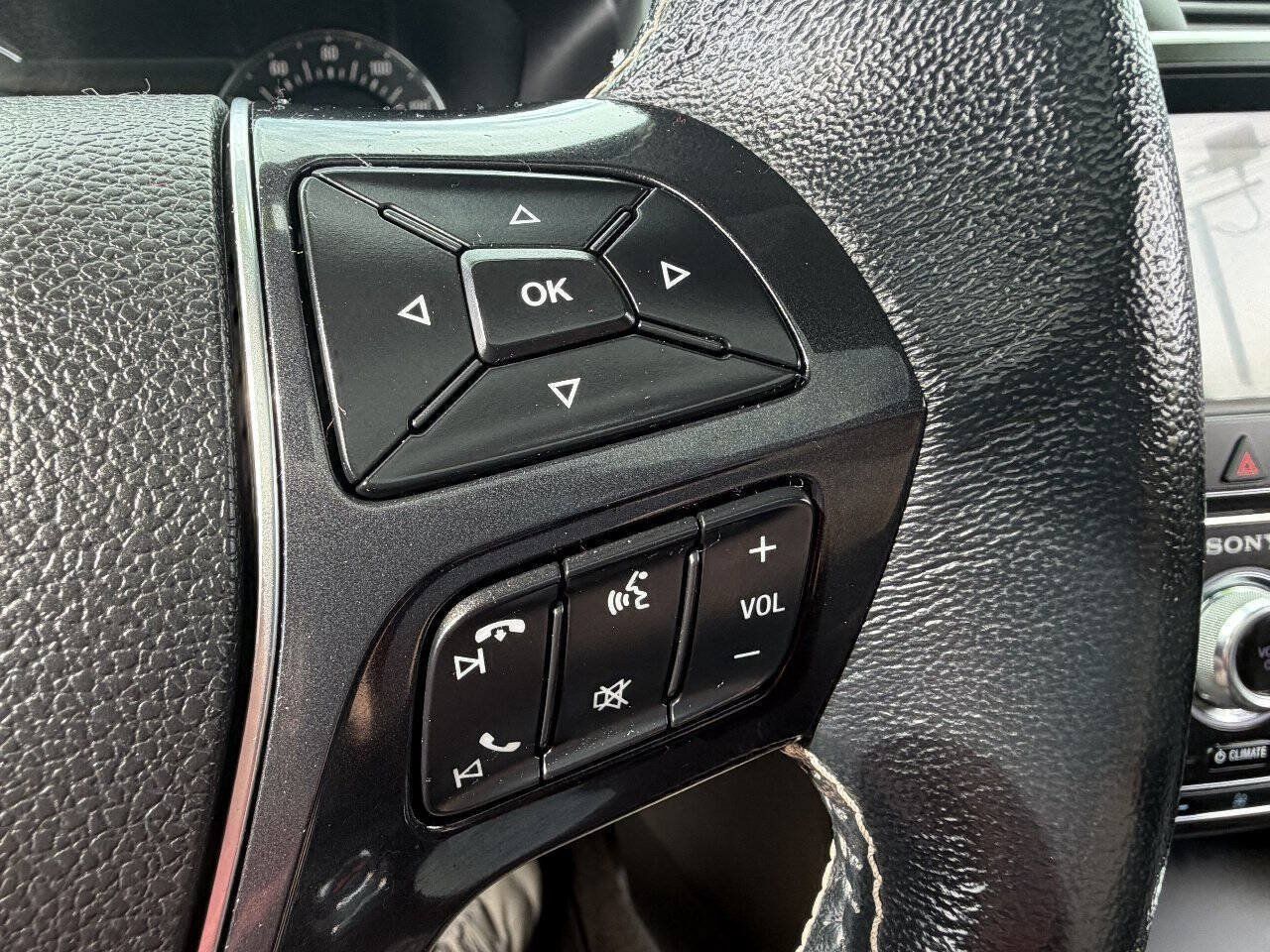 Used 2018 Ford Explorer Platinum AWD/4WD image 22