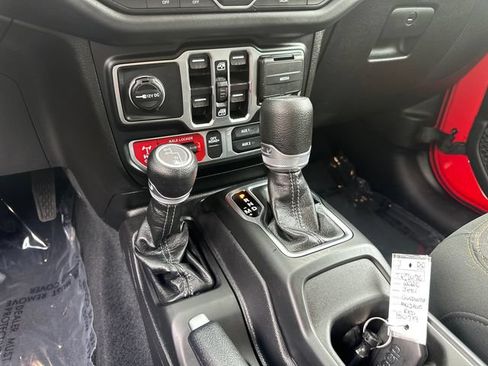 Used 2026 Jeep Gladiator Mojave AWD/4WD image 25