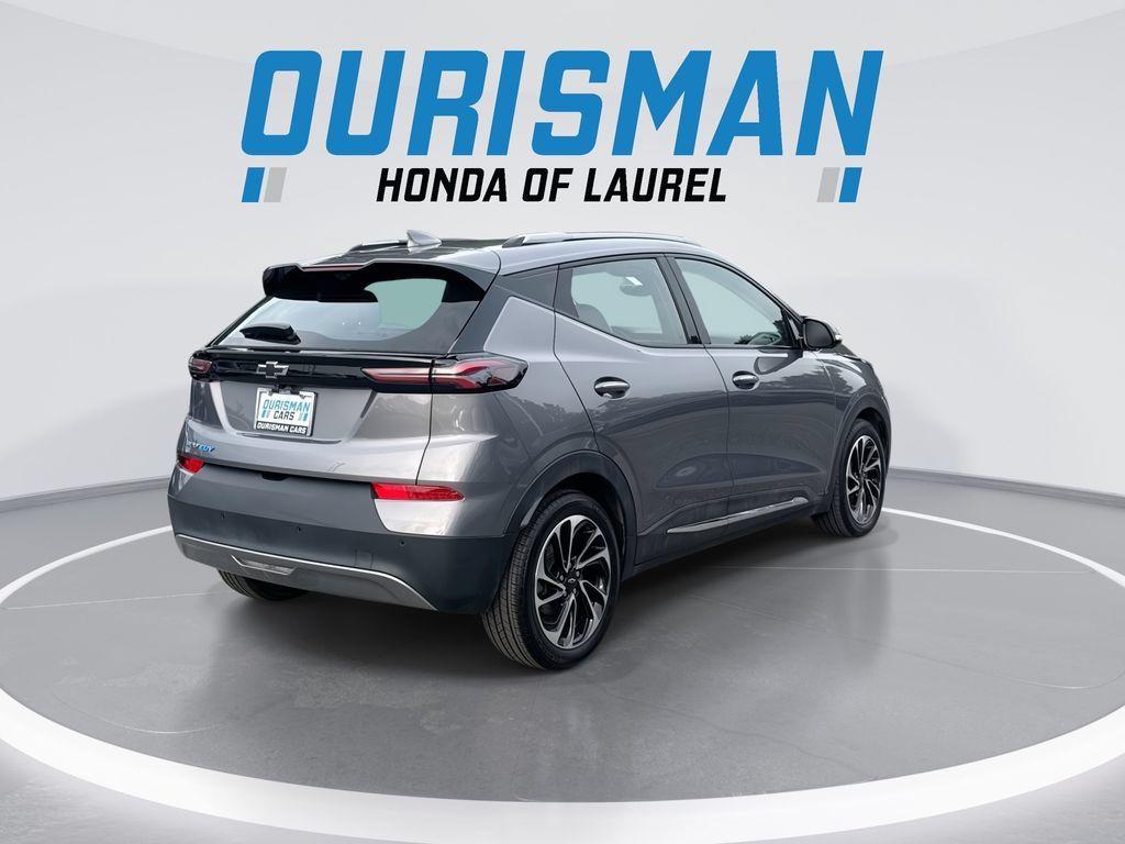 Used 2023 Chevrolet Bolt EUV Premier w/ Sun & Sound Package FWD image 8