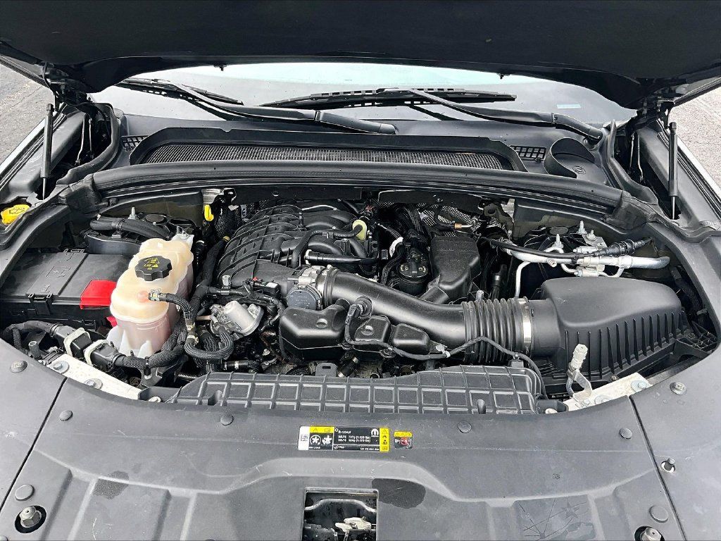Used 2021 Jeep Grand Cherokee L Laredo w/ Luxury Tech Group I AWD/4WD image 10