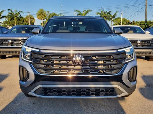 New 2026 Volkswagen Atlas Cross Sport SE image 2
