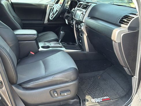 Used 2016 Toyota 4Runner SR5 Premium RWD image 22