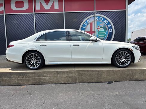 Used 2022 Mercedes-Benz S 580 4MATIC Sedan image 2