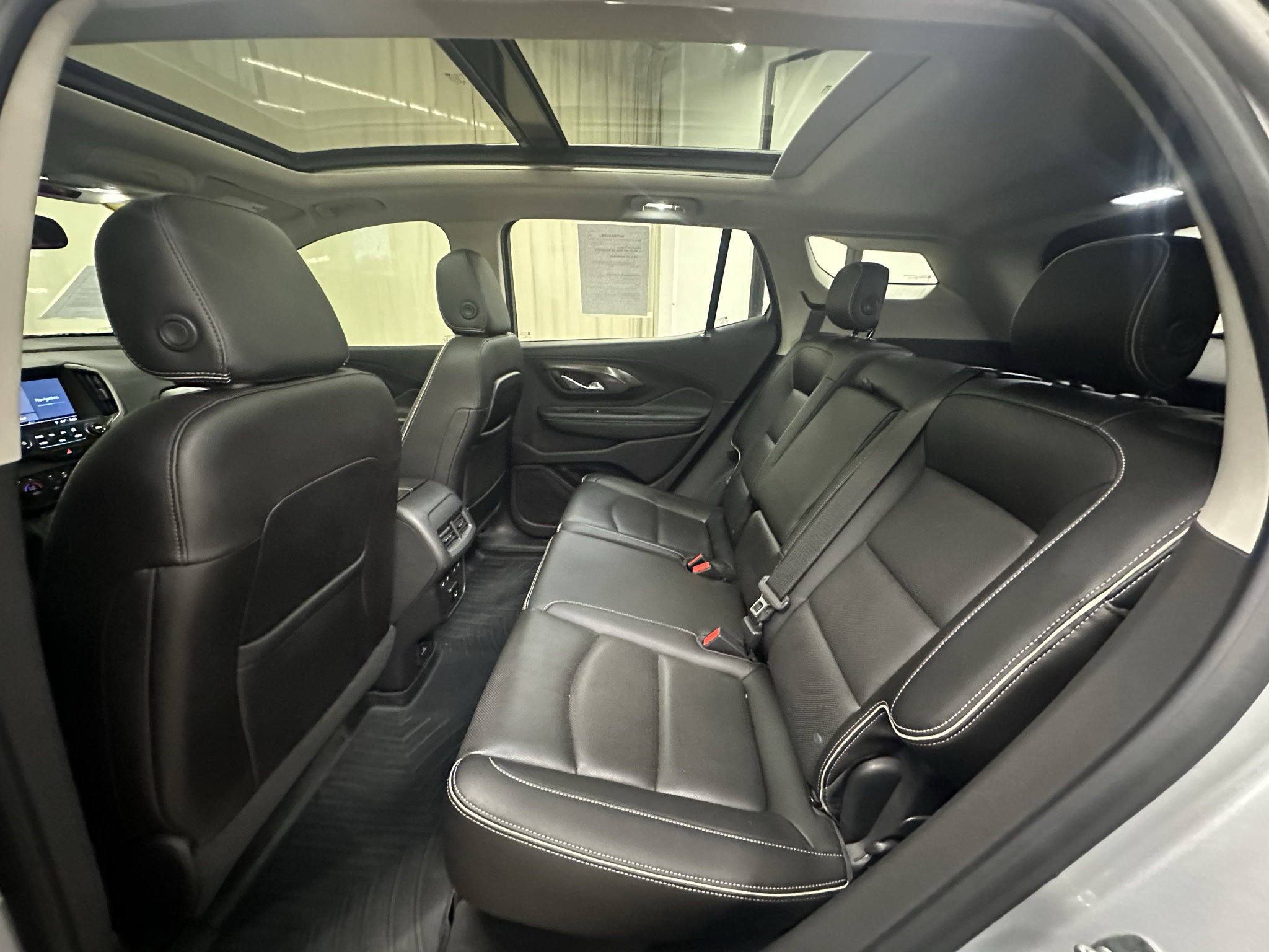 Used 2018 GMC Terrain Denali w/ Advanced Safety Package AWD/4WD image 19