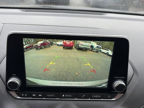 Used 2024 Nissan Sentra SV image 12