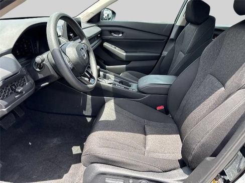 Used 2024 Honda Accord EX image 9