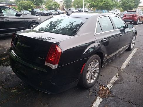 Used 2021 Chrysler 300 Touring w/ Driver Convenience Group RWD image 7