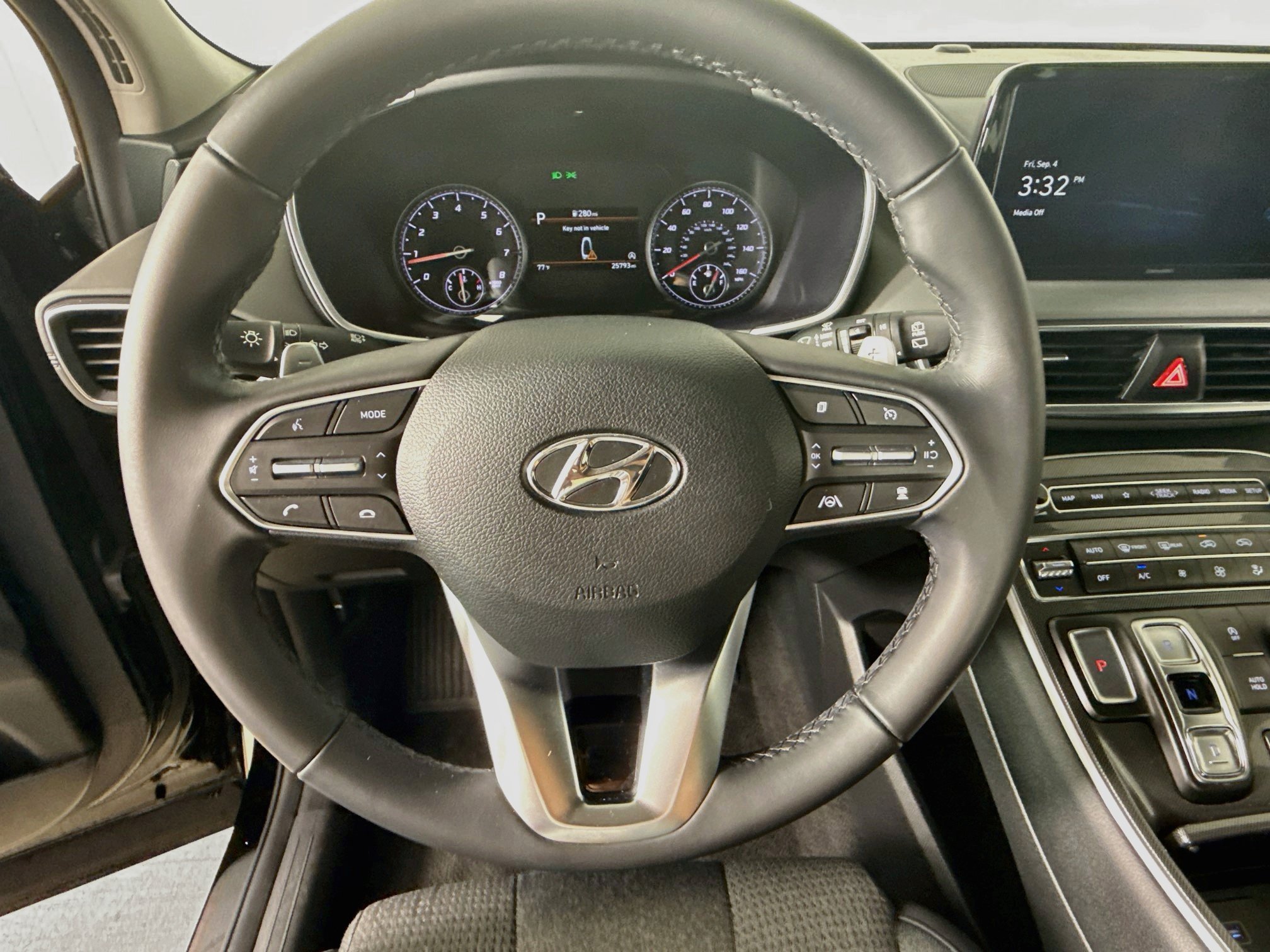 Used 2023 Hyundai Santa Fe SEL FWD image 11