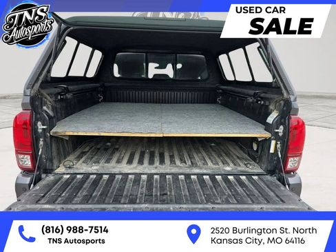 Used 2021 Toyota Tacoma TRD Off-Road w/ Technology Package AWD/4WD image 12