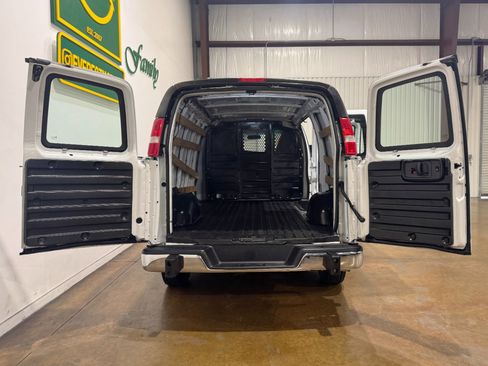Used 2020 Chevrolet Express 2500 w/ Driver Convenience Package image 30