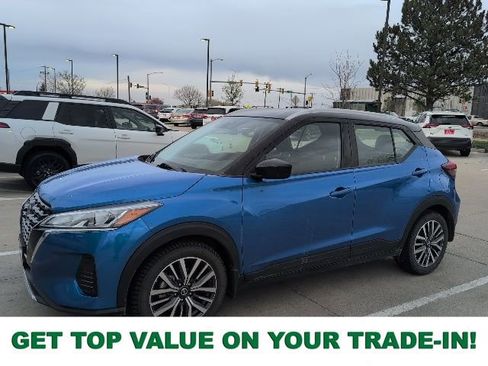 Used 2021 Nissan Kicks SV image 1