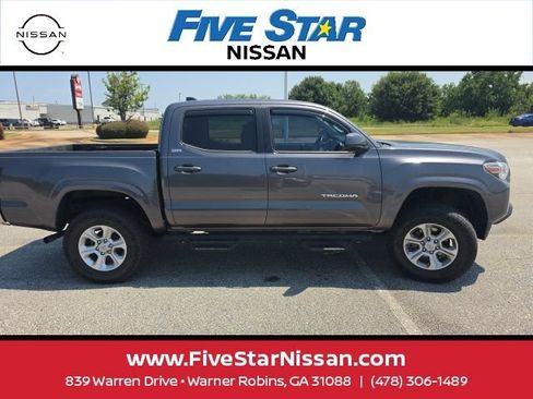 Used 2020 Toyota Tacoma SR5 RWD image 2