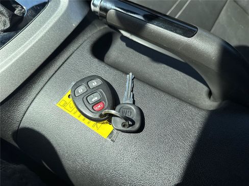 Used 2007 Saturn Sky w/ Premium Trim Pkg RWD image 29