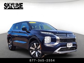 Used 2025 Mitsubishi Outlander SE video 1