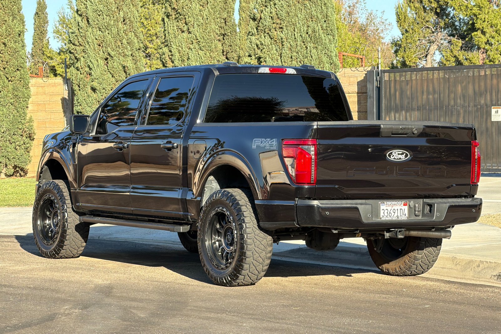 Used 2024 Ford F150 XLT w/ FX4 Off-Road Package AWD/4WD image 6