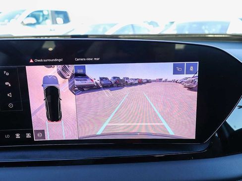 Used 2025 Audi Q6 e-tron Premium w/ Convenience Package image 32