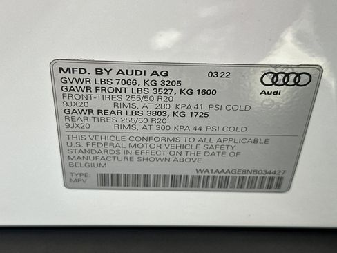 Used 2022 Audi e-tron Premium image 28