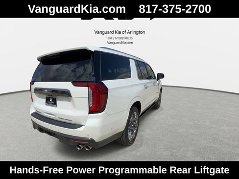 Used 2023 GMC Yukon XL Denali Ultimate AWD/4WD image 9