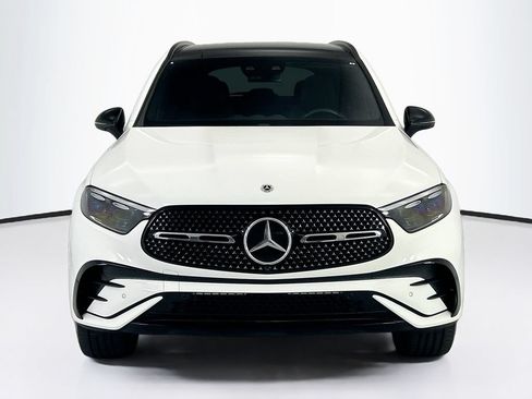 Used 2024 Mercedes-Benz GLC 300 4MATIC image 2