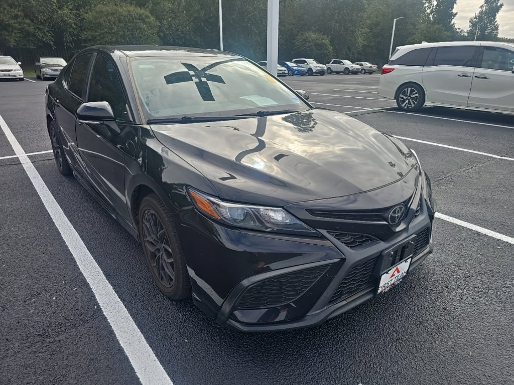 Used 2023 Toyota Camry SE w/ Convenience Package FWD image 3