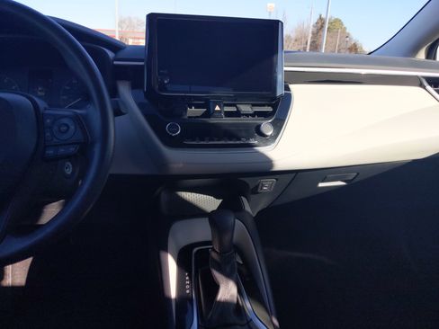 Certified 2023 Toyota Corolla LE image 30