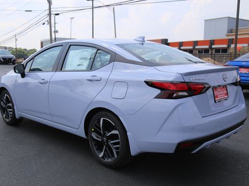 New 2025 Nissan Versa SR w/ Trunk Package image 3