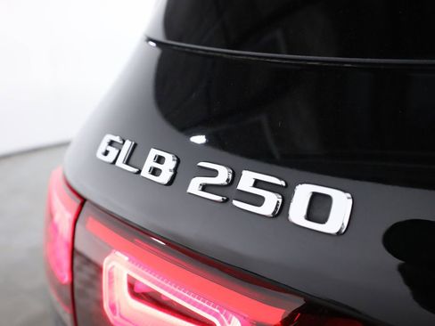 Used 2023 Mercedes-Benz GLB 250 4MATIC image 63