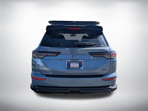 New 2025 Mitsubishi Outlander S image 5