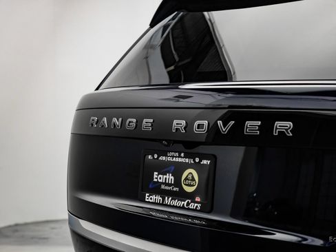 Used 2023 Land Rover Range Rover SV AWD/4WD image 15