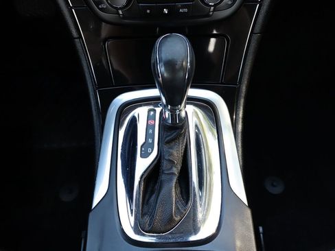 Used 2012 Buick Regal Premium image 35