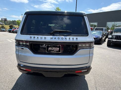 Used 2025 Jeep Grand Wagoneer Series II Obsidian w/ Quick Order Packagew 28T AWD/4WD image 9
