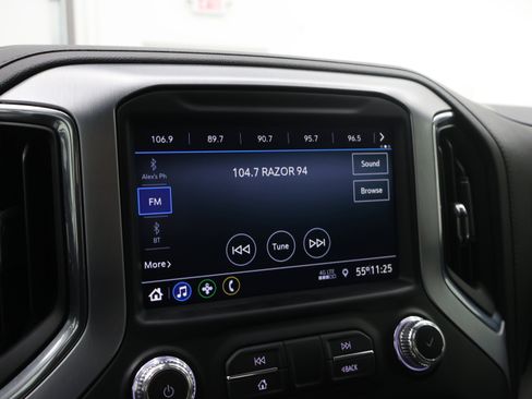 Used 2022 GMC Sierra 2500 SLE w/ SLE Value Package; AWD/4WD image 11