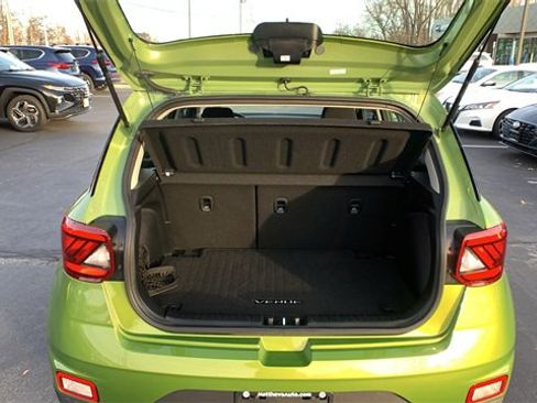 Used 2023 Hyundai Venue SEL image 26