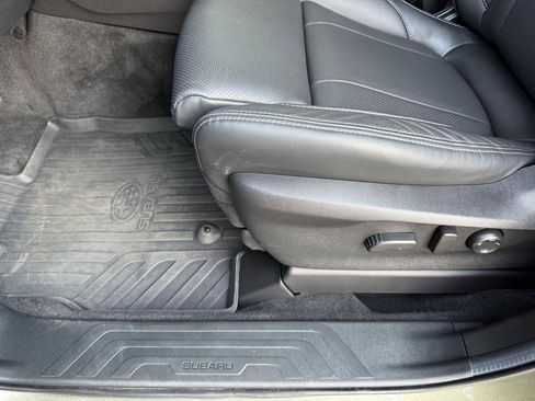 Used 2025 Subaru Ascent Touring AWD/4WD image 13