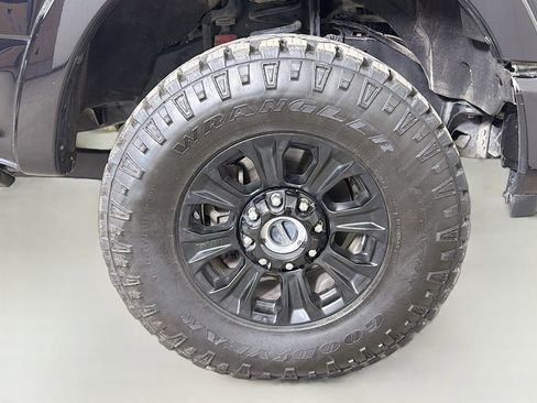 Used 2022 Ford F350 Platinum w/ Tremor Off-Road Package AWD/4WD image 28