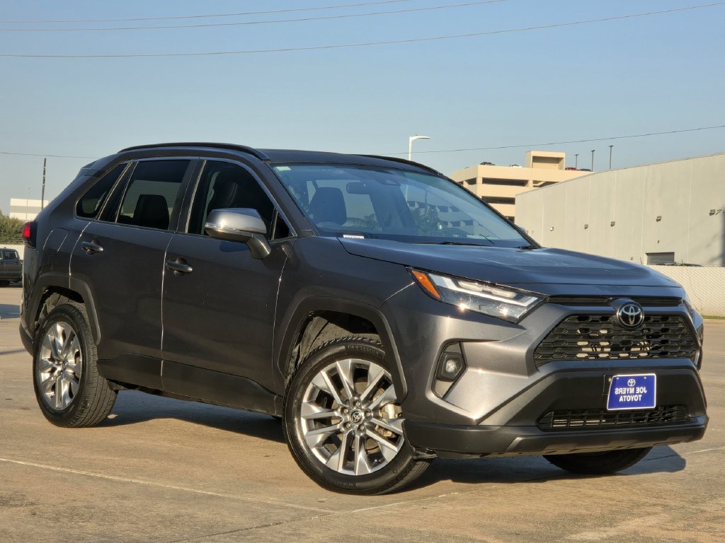 Used 2025 Toyota RAV4 XLE Premium FWD image 2