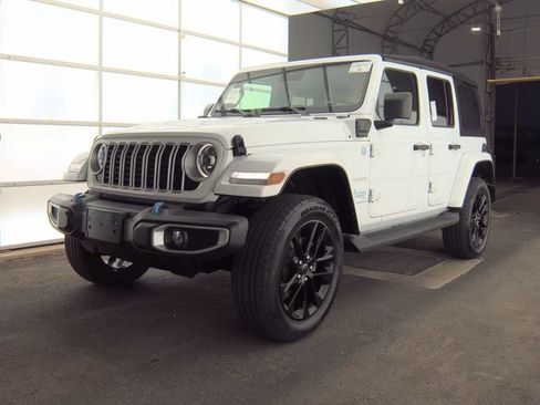 Used 2024 Jeep Wrangler Unlimited Sahara AWD/4WD image 1