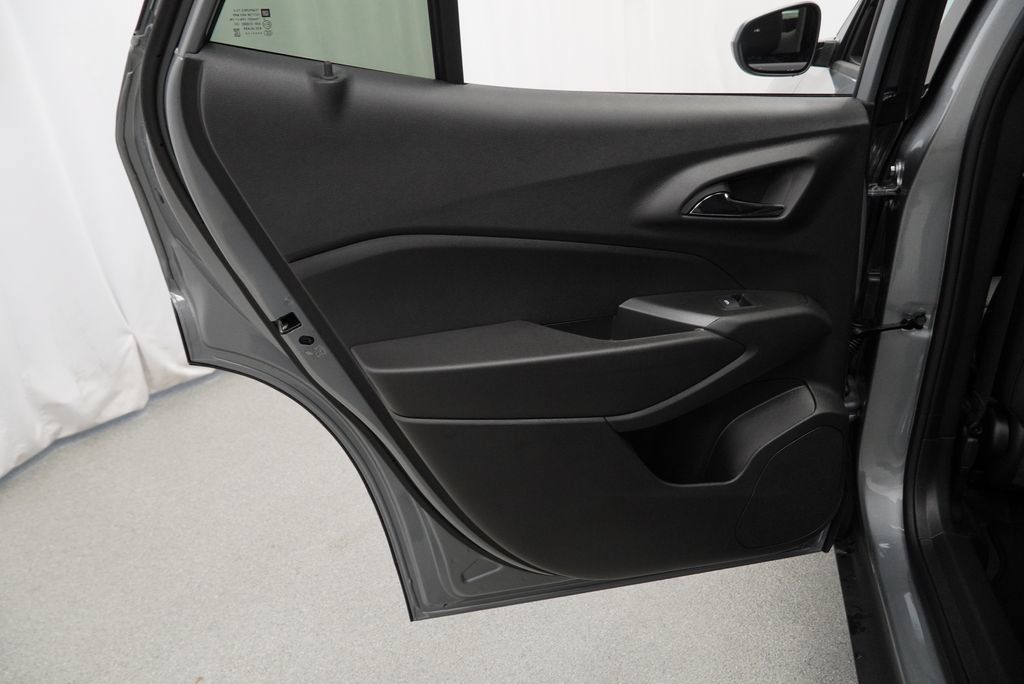 New 2026 Chevrolet Trax LT w/ Driver Confidence Package FWD image 24